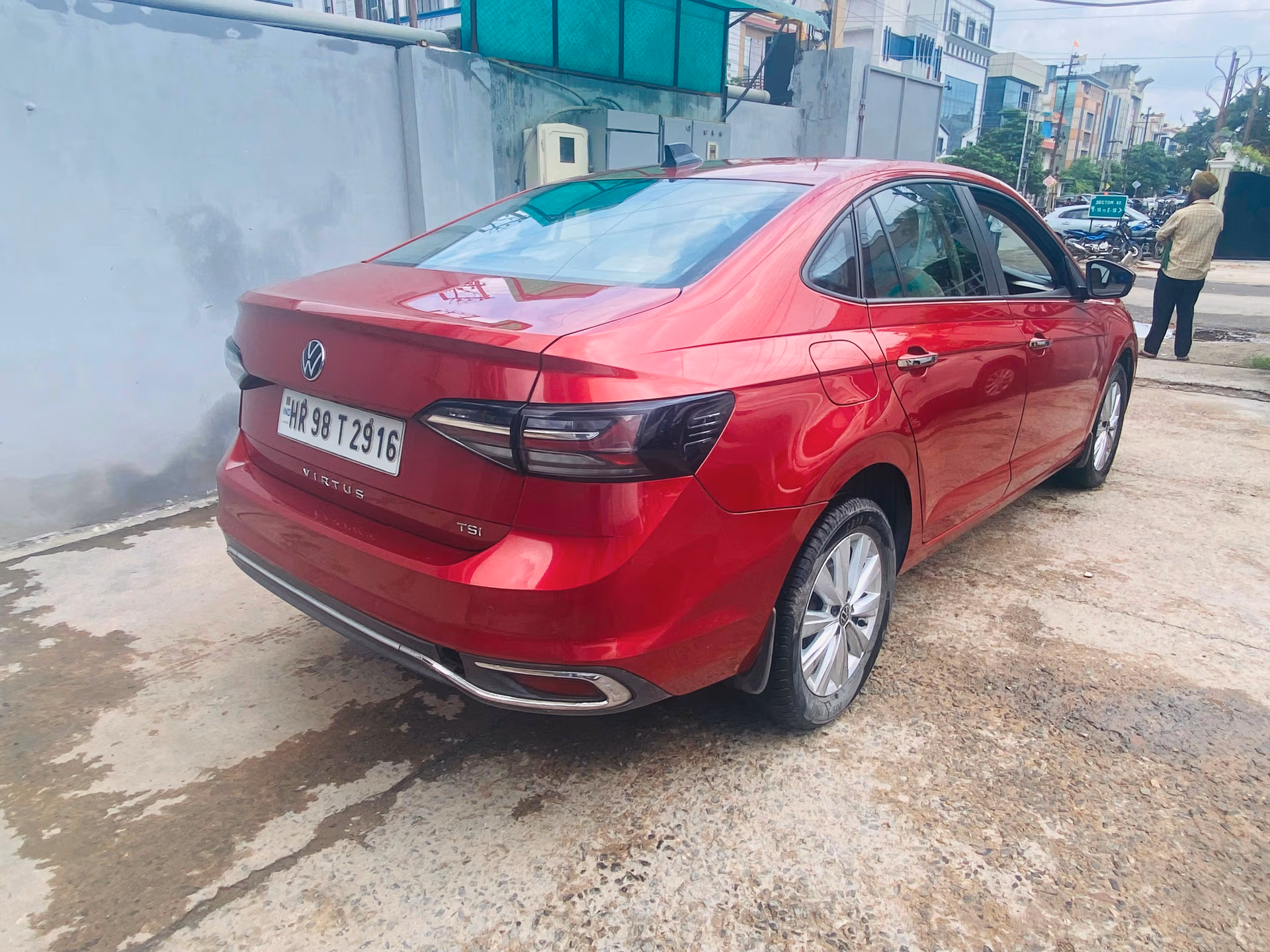 View 2024 Volkswagen Virtus Comfortline 1.0 TSI MT Image 4 Used 2024 Volkswagen Virtus Comfortline 1.0 TSI MT Image 4