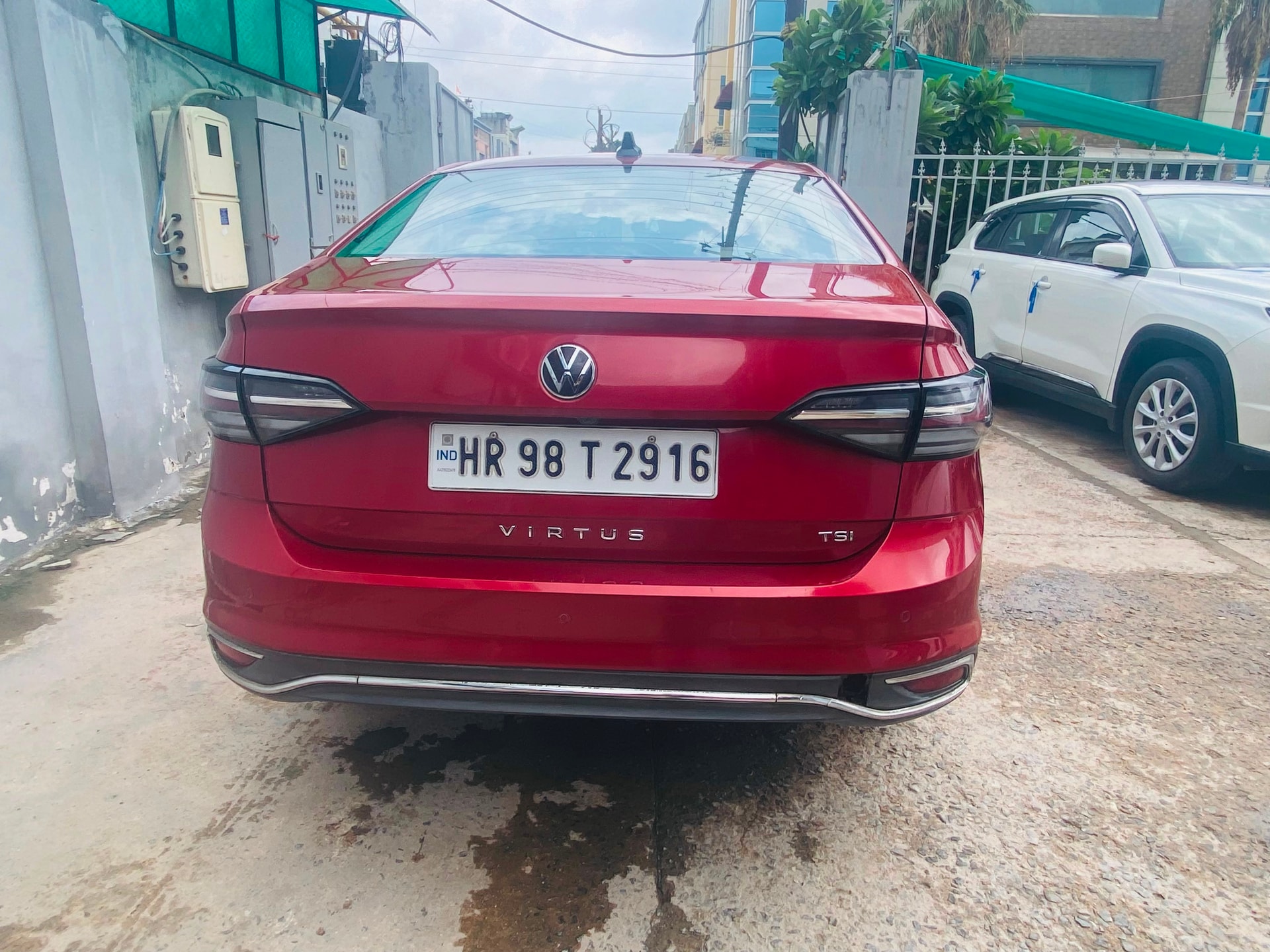 View 2024 Volkswagen Virtus Comfortline 1.0 TSI MT Image 3 Used 2024 Volkswagen Virtus Comfortline 1.0 TSI MT Image 3