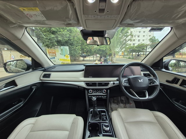 View Mahindra XUV700 Image 9 Used Mahindra XUV700 Image 9