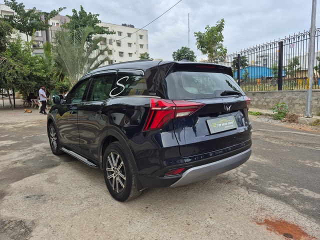 View Mahindra XUV700 Image 10 Used Mahindra XUV700 Image 10