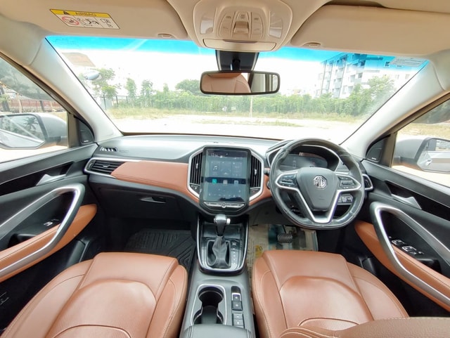 View MG Hector Plus Image 9 Used MG Hector Plus Image 9