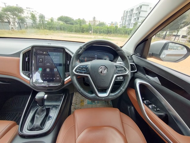 View MG Hector Plus Image 15 Used MG Hector Plus Image 15