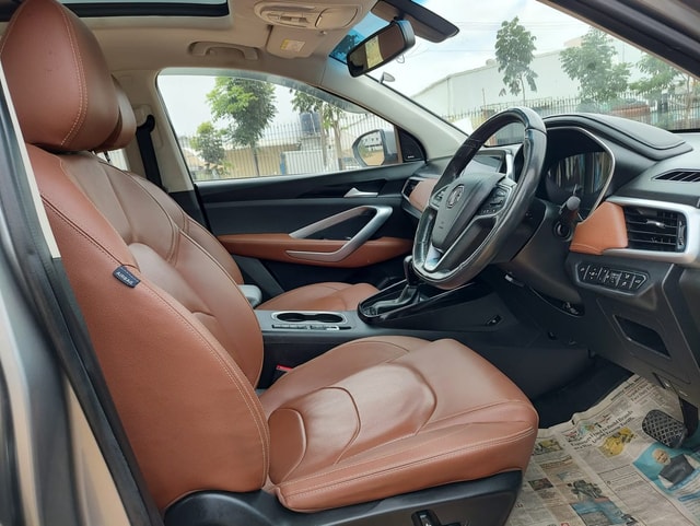 View MG Hector Plus Image 3 Used MG Hector Plus Image 3
