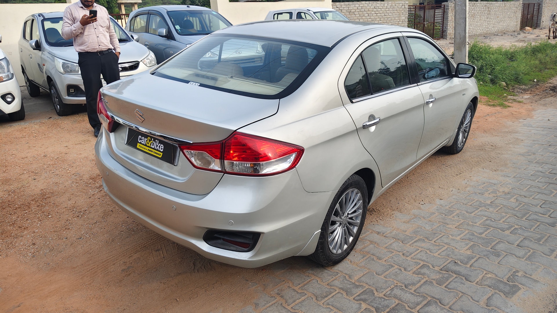 View 2017 Maruti Suzuki Ciaz Alpha Smart Hybrid Image 13 Used 2017 Maruti Suzuki Ciaz Alpha Smart Hybrid Image 13