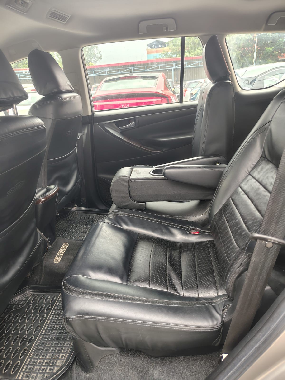 Used 2021 Toyota Innova Crysta Used 2021 Toyota Innova Crysta