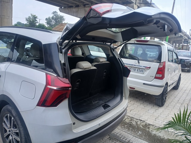 View Mahindra XUV700 Image 17 Used Mahindra XUV700 Image 17