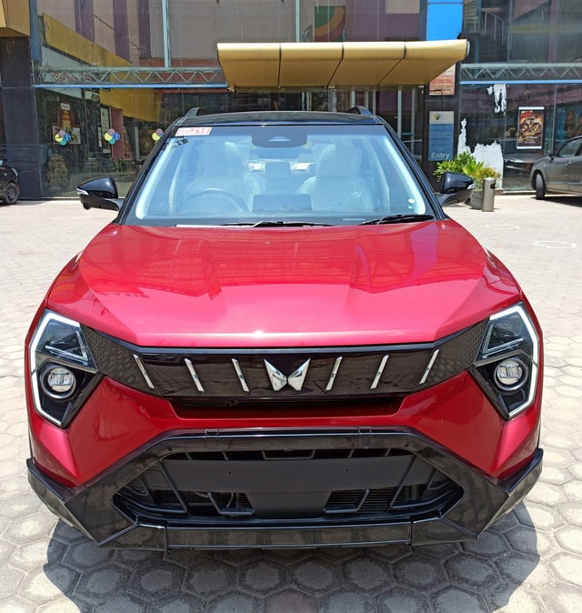 View Mahindra XUV 3XO Image 1 Used Mahindra XUV 3XO Image 1
