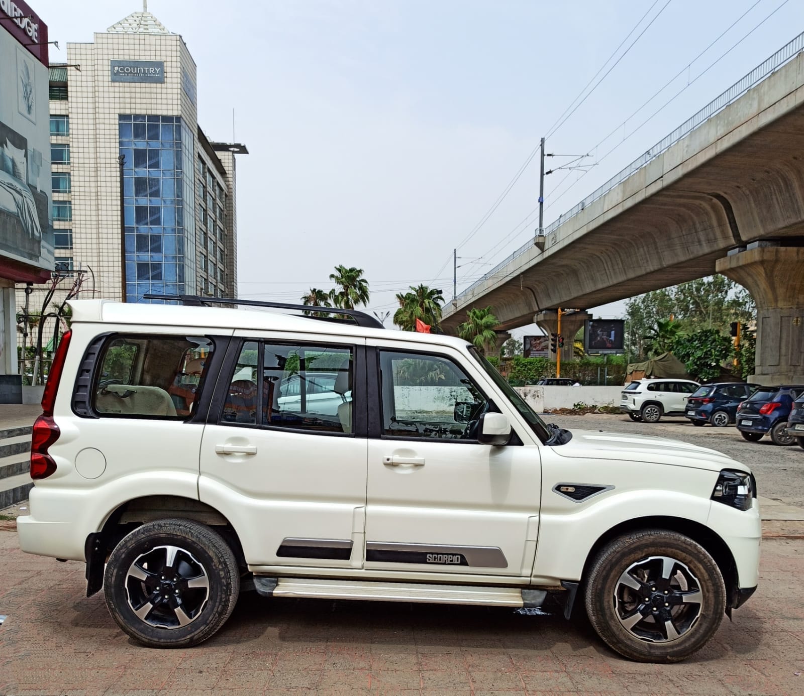 View 2022 Mahindra Scorpio S11 2WD BS IV Image 4 Used 2022 Mahindra Scorpio S11 2WD BS IV Image 4