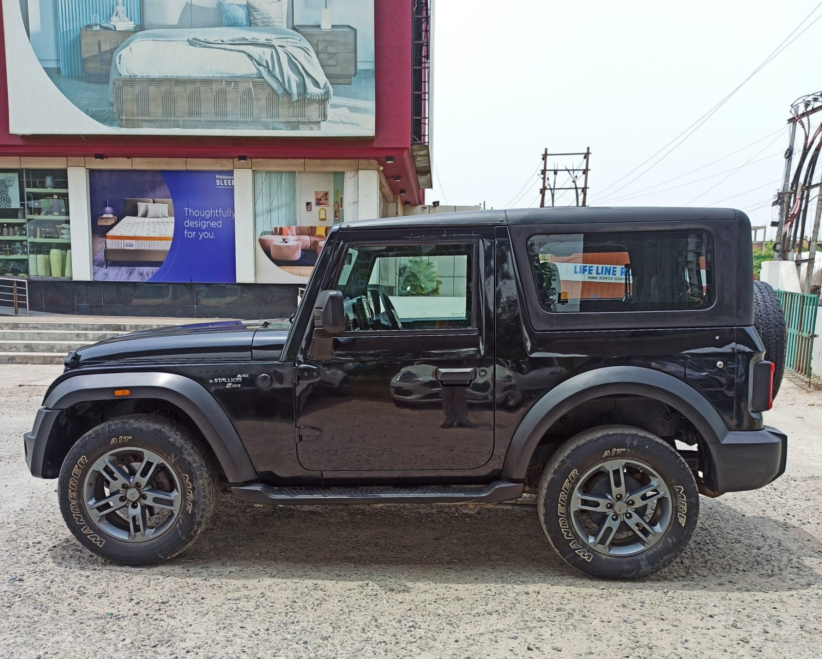 View 2023 Mahindra Thar LX RWD Automatic 4 Seater Hard Top Image 4 Used 2023 Mahindra Thar LX RWD Automatic 4 Seater Hard Top Image 4