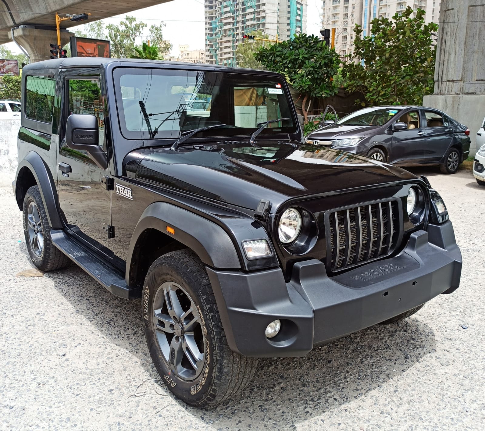 View 2023 Mahindra Thar LX RWD Automatic 4 Seater Hard Top Image 6 Used 2023 Mahindra Thar LX RWD Automatic 4 Seater Hard Top Image 6