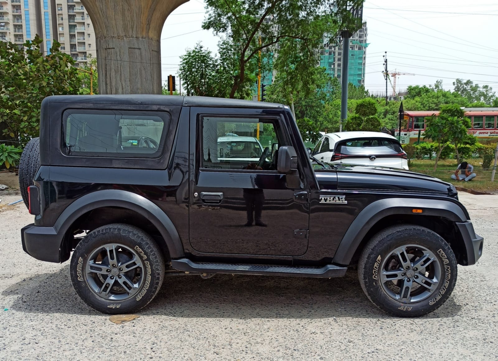View 2023 Mahindra Thar LX RWD Automatic 4 Seater Hard Top Image 5 Used 2023 Mahindra Thar LX RWD Automatic 4 Seater Hard Top Image 5