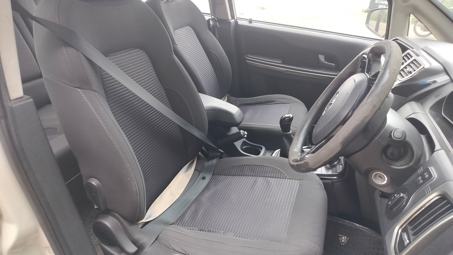 View 2018 Tata Hexa XM 4X2 Image 3 Used 2018 Tata Hexa XM 4X2 Image 3