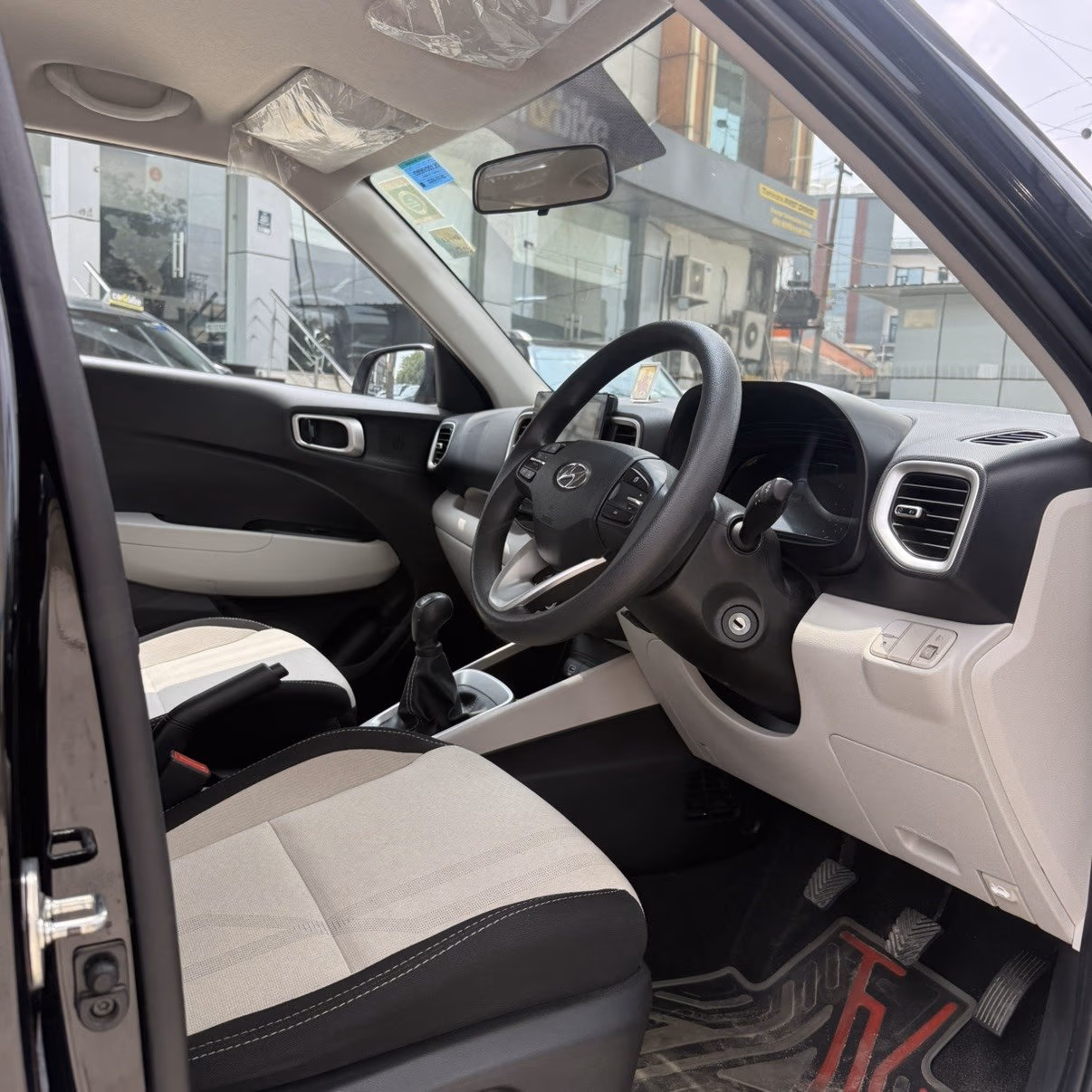 View 2022 Hyundai Venue S 1.2 Petrol Image 11 Used 2022 Hyundai Venue S 1.2 Petrol Image 11