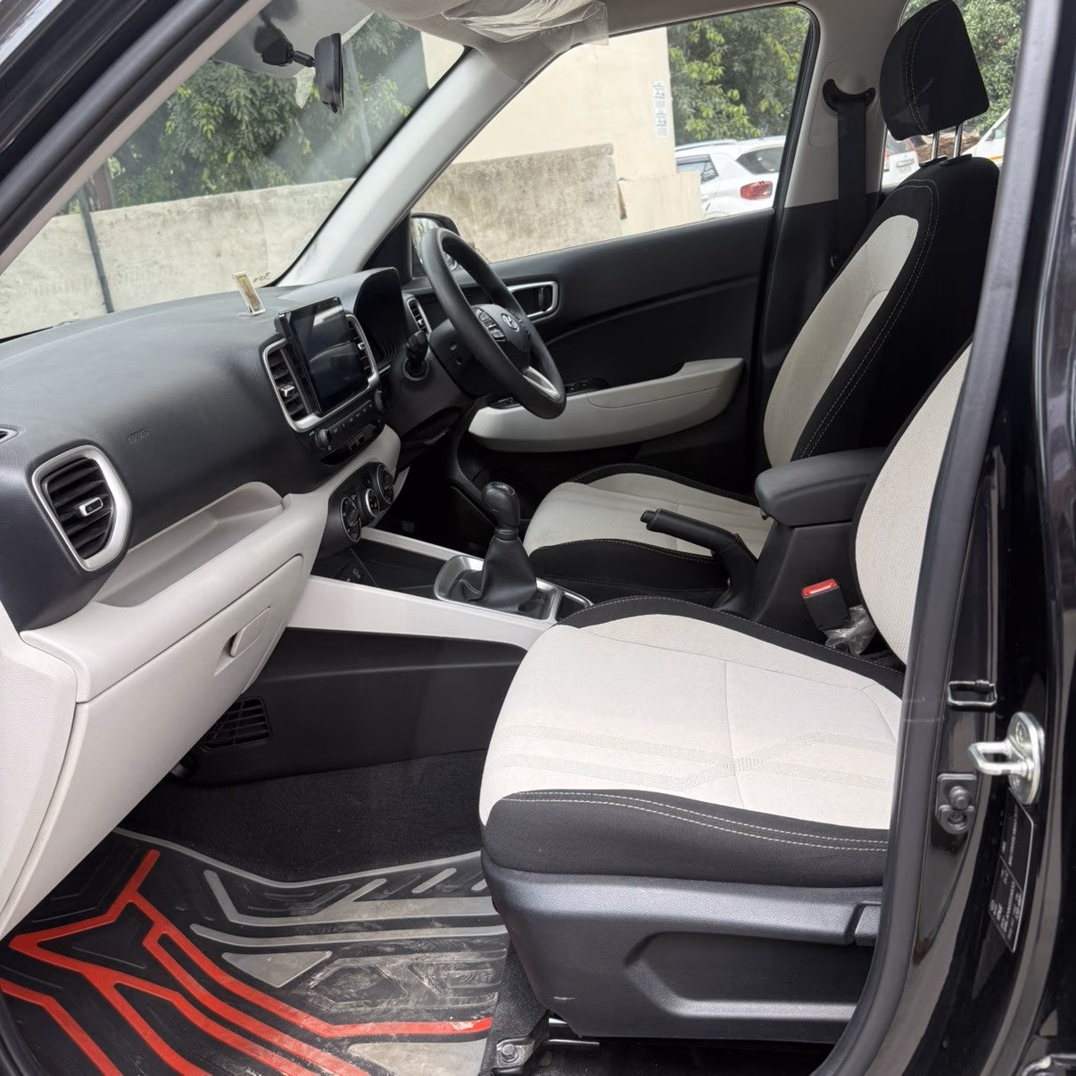 View 2022 Hyundai Venue S 1.2 Petrol Image 5 Used 2022 Hyundai Venue S 1.2 Petrol Image 5