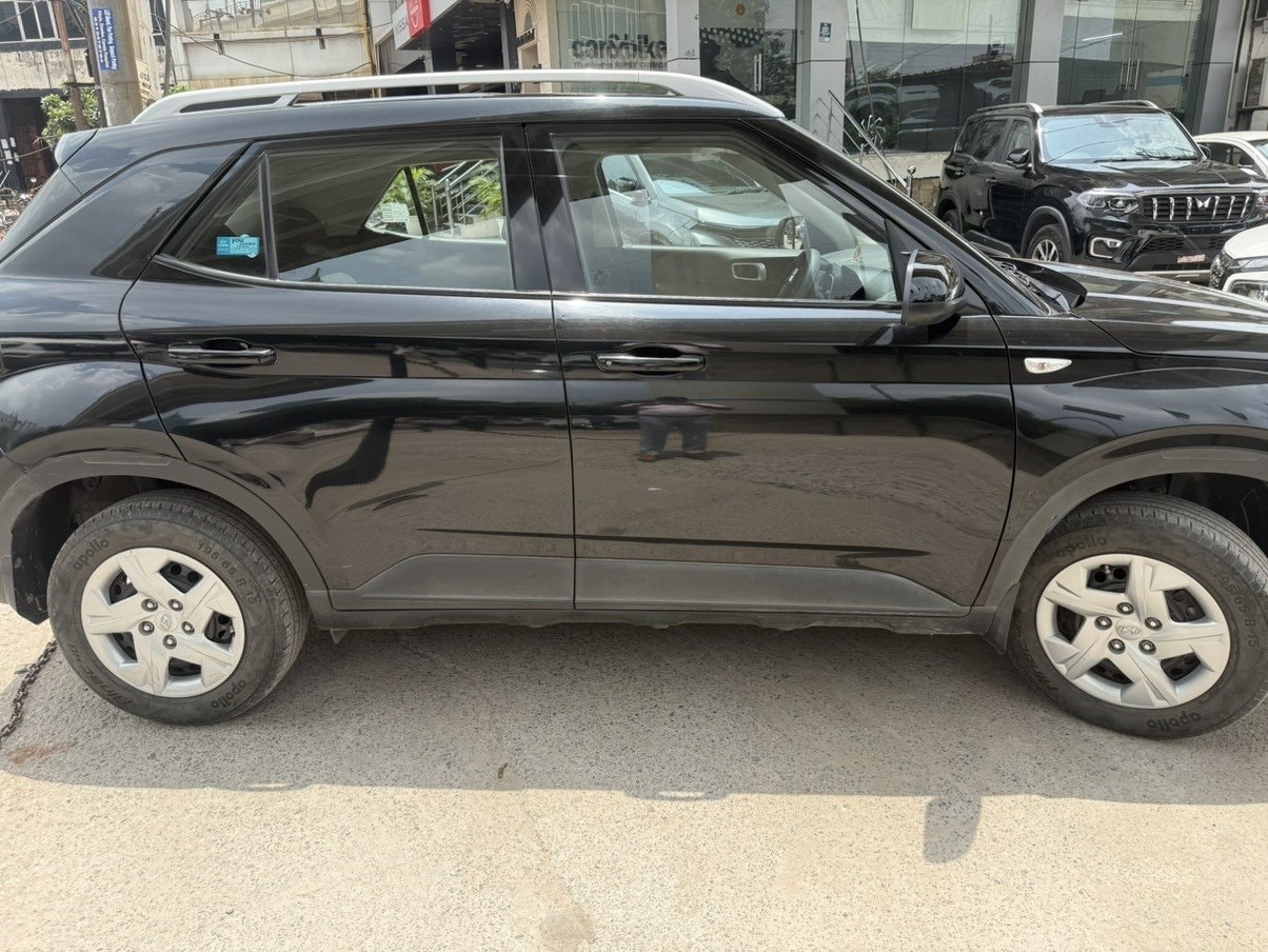 View 2022 Hyundai Venue S 1.2 Petrol Image 8 Used 2022 Hyundai Venue S 1.2 Petrol Image 8