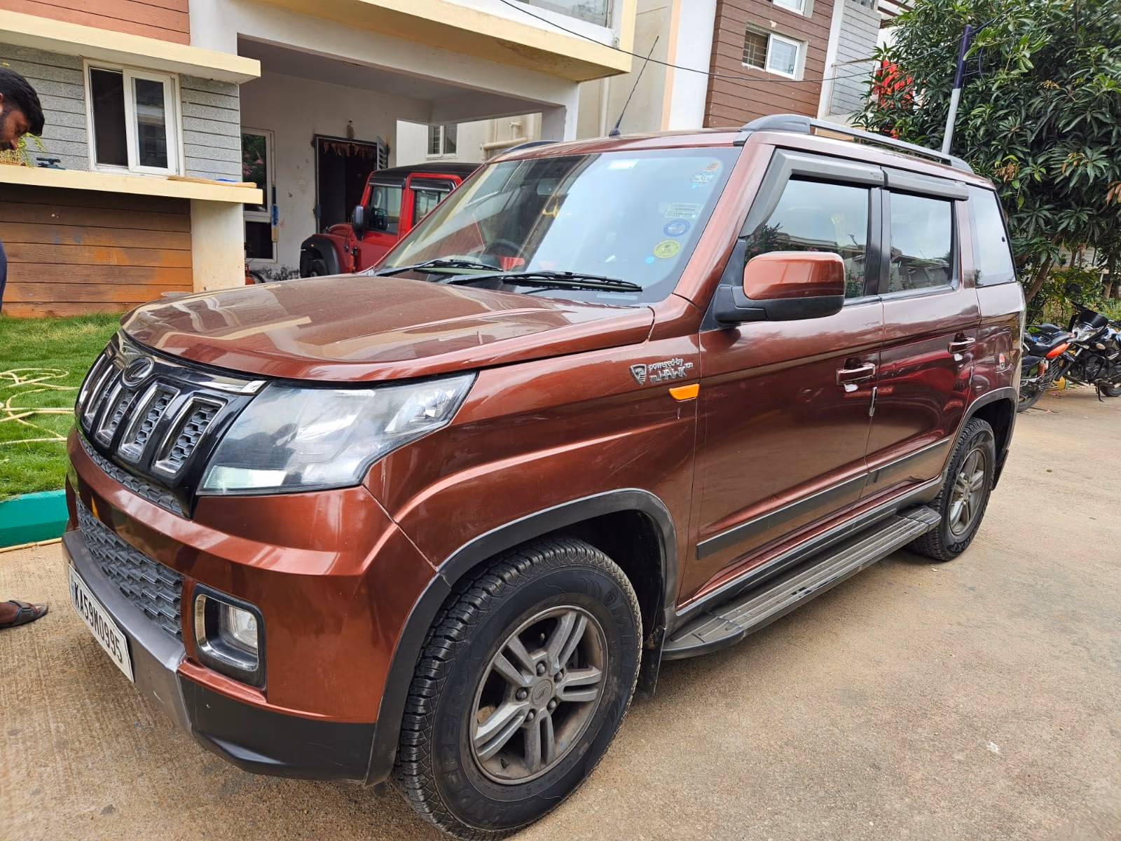 View 2019 Mahindra TUV300 T10 100HP Image 1 Used 2019 Mahindra TUV300 T10 100HP Image 1