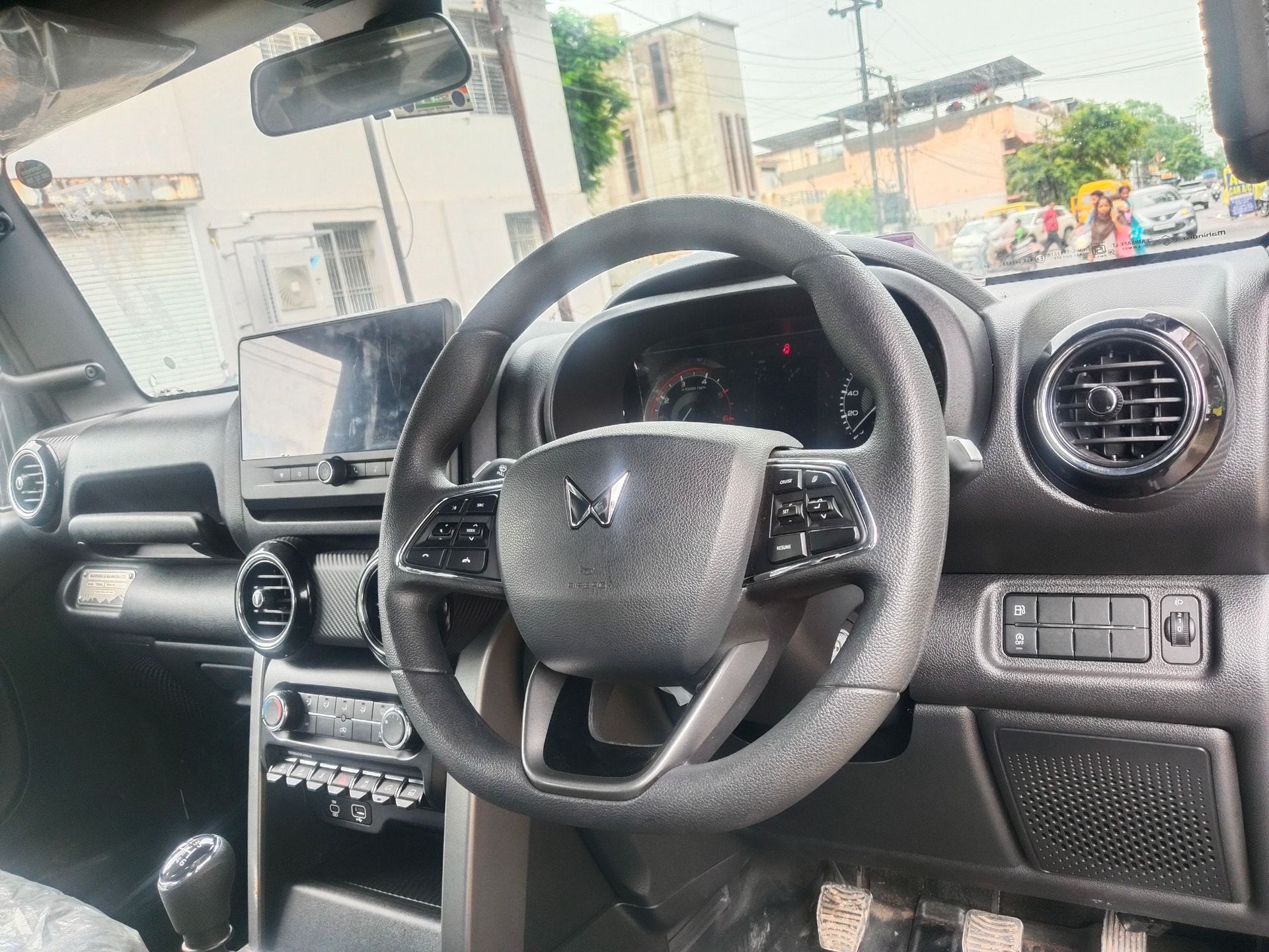 Used 2025 Mahindra Thar Used 2025 Mahindra Thar