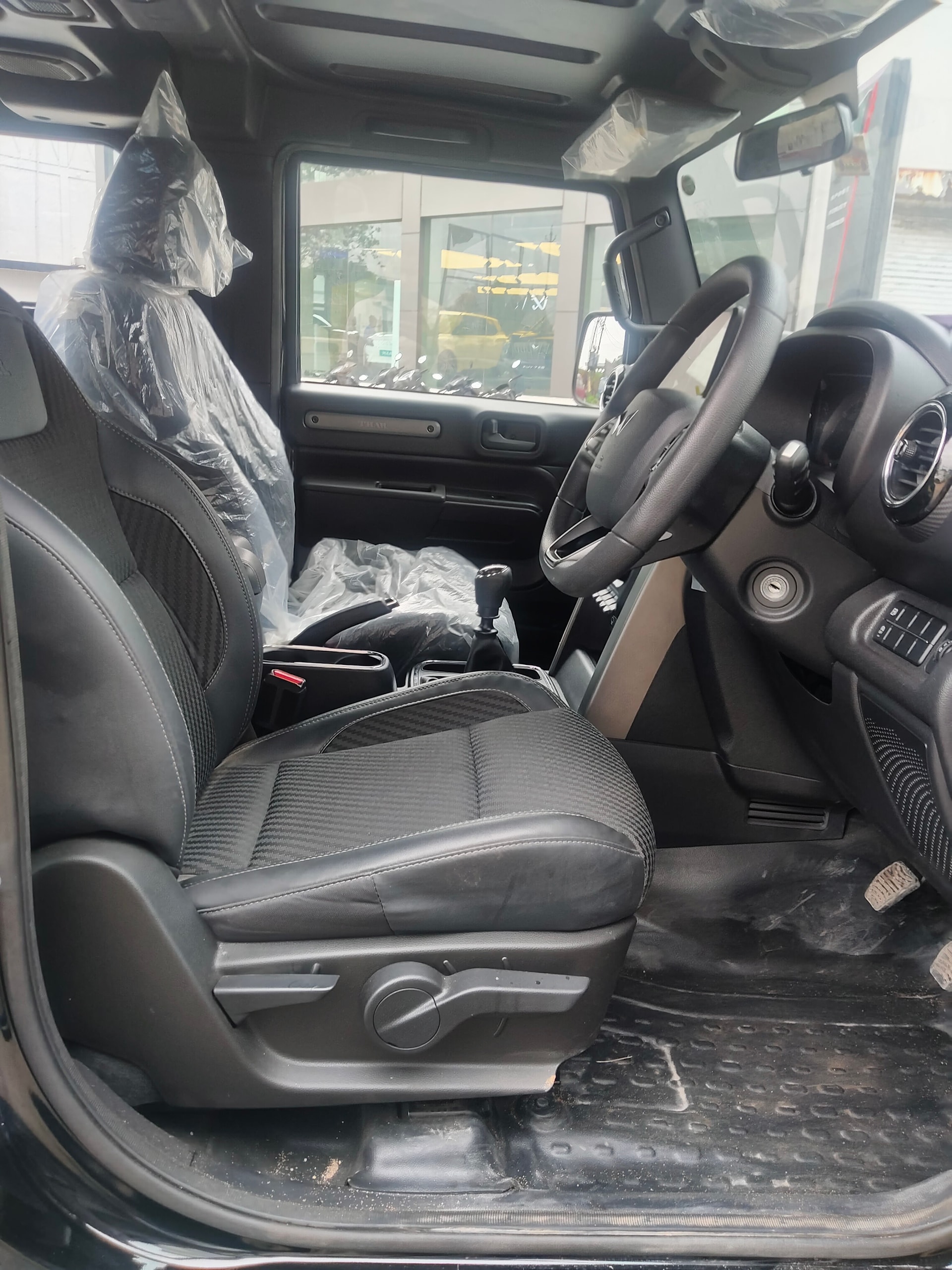 Used 2025 Mahindra Thar Used 2025 Mahindra Thar