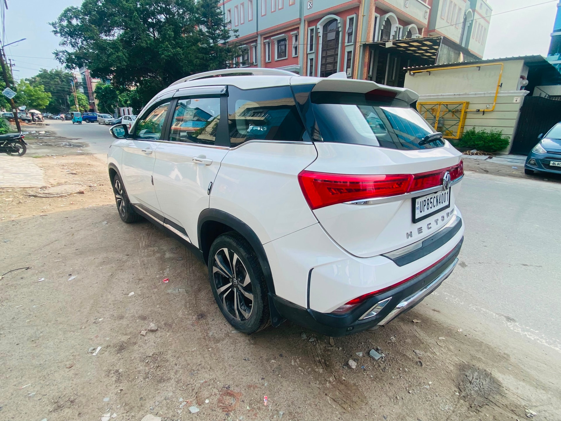 View 2023 MG Hector Plus Sharp Pro 6 Seater EX CVT Petrol Image 6 Used 2023 MG Hector Plus Sharp Pro 6 Seater EX CVT Petrol Image 6
