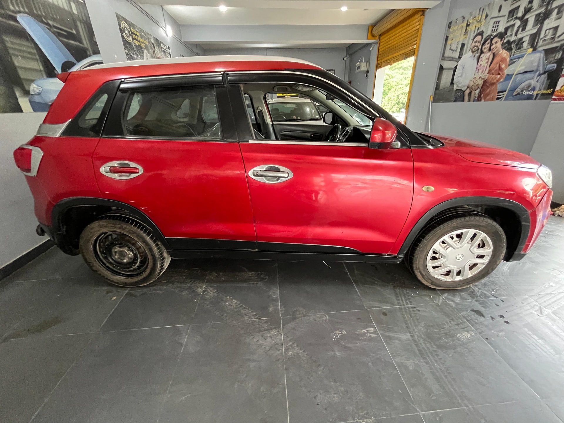 View 2016 Maruti Suzuki Vitara Brezza LDI (O) Image 8 Used 2016 Maruti Suzuki Vitara Brezza LDI (O) Image 8