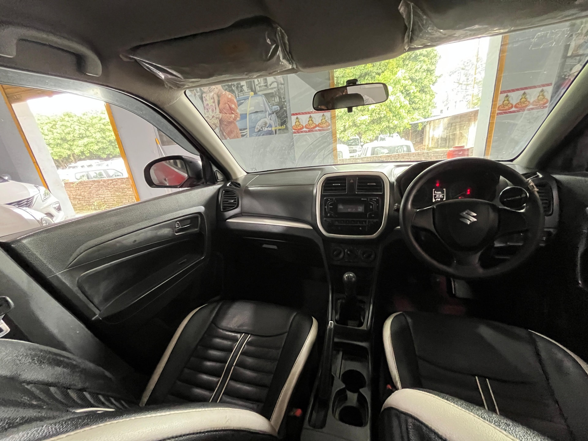 View 2016 Maruti Suzuki Vitara Brezza LDI (O) Image 5 Used 2016 Maruti Suzuki Vitara Brezza LDI (O) Image 5