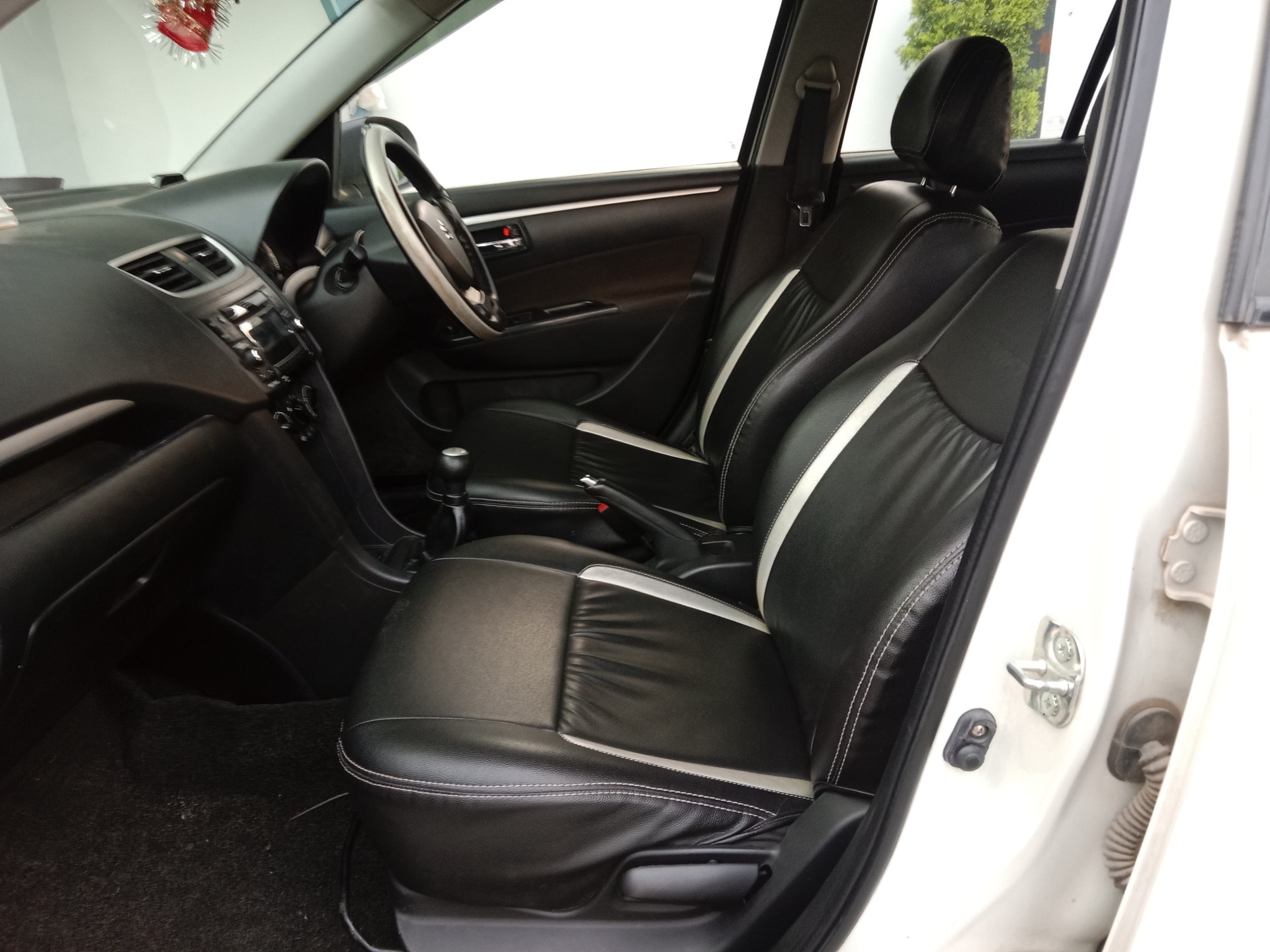 View 2015 Maruti Suzuki Swift VXI BS IV Image 13 Used 2015 Maruti Suzuki Swift VXI BS IV Image 13