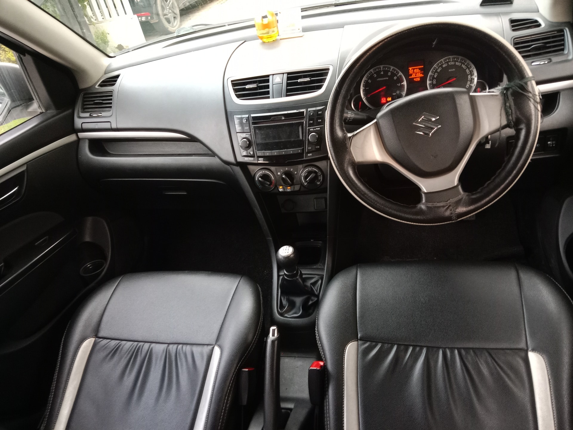 View 2015 Maruti Suzuki Swift VXI BS IV Image 3 Used 2015 Maruti Suzuki Swift VXI BS IV Image 3