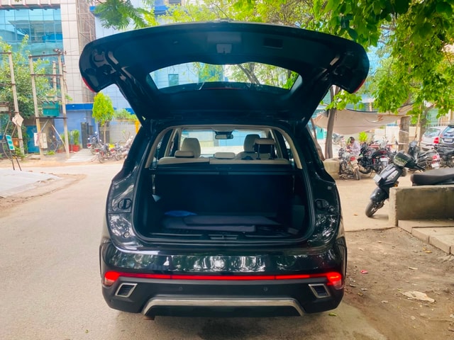 View MG Hector Image 10 Used MG Hector Image 10