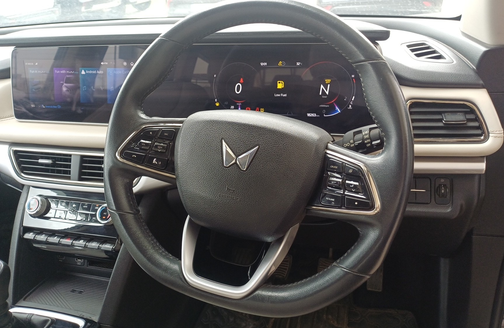 Used 2024 Mahindra XUV700 Used 2024 Mahindra XUV700