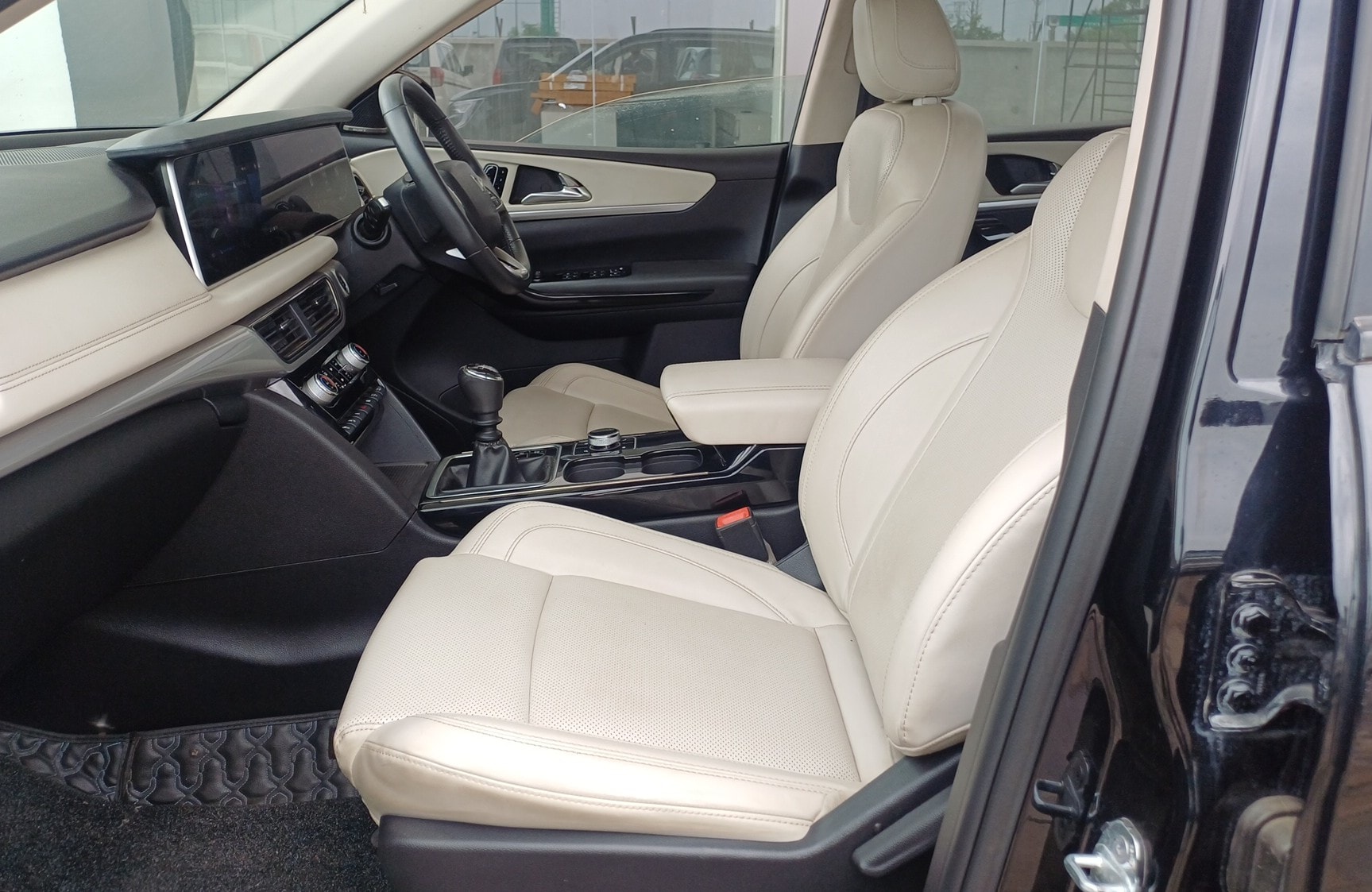 Used 2024 Mahindra XUV700 Used 2024 Mahindra XUV700