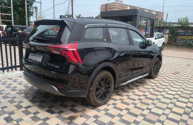 View Mahindra XUV700 Image 14 Used Mahindra XUV700 Image 14
