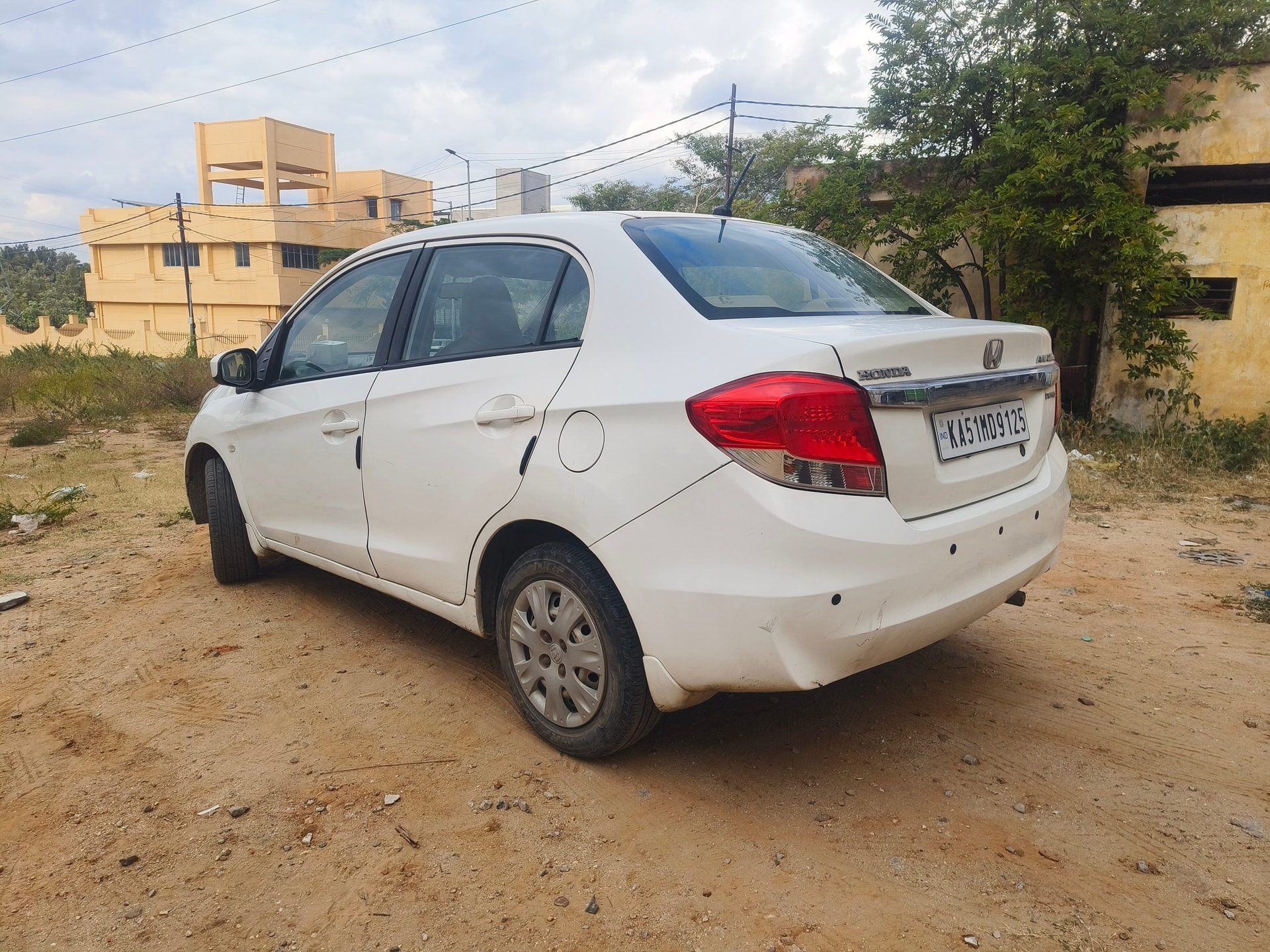 View 2013 Honda Amaze 1.2 EX i-VTEC Image 10 Used 2013 Honda Amaze 1.2 EX i-VTEC Image 10
