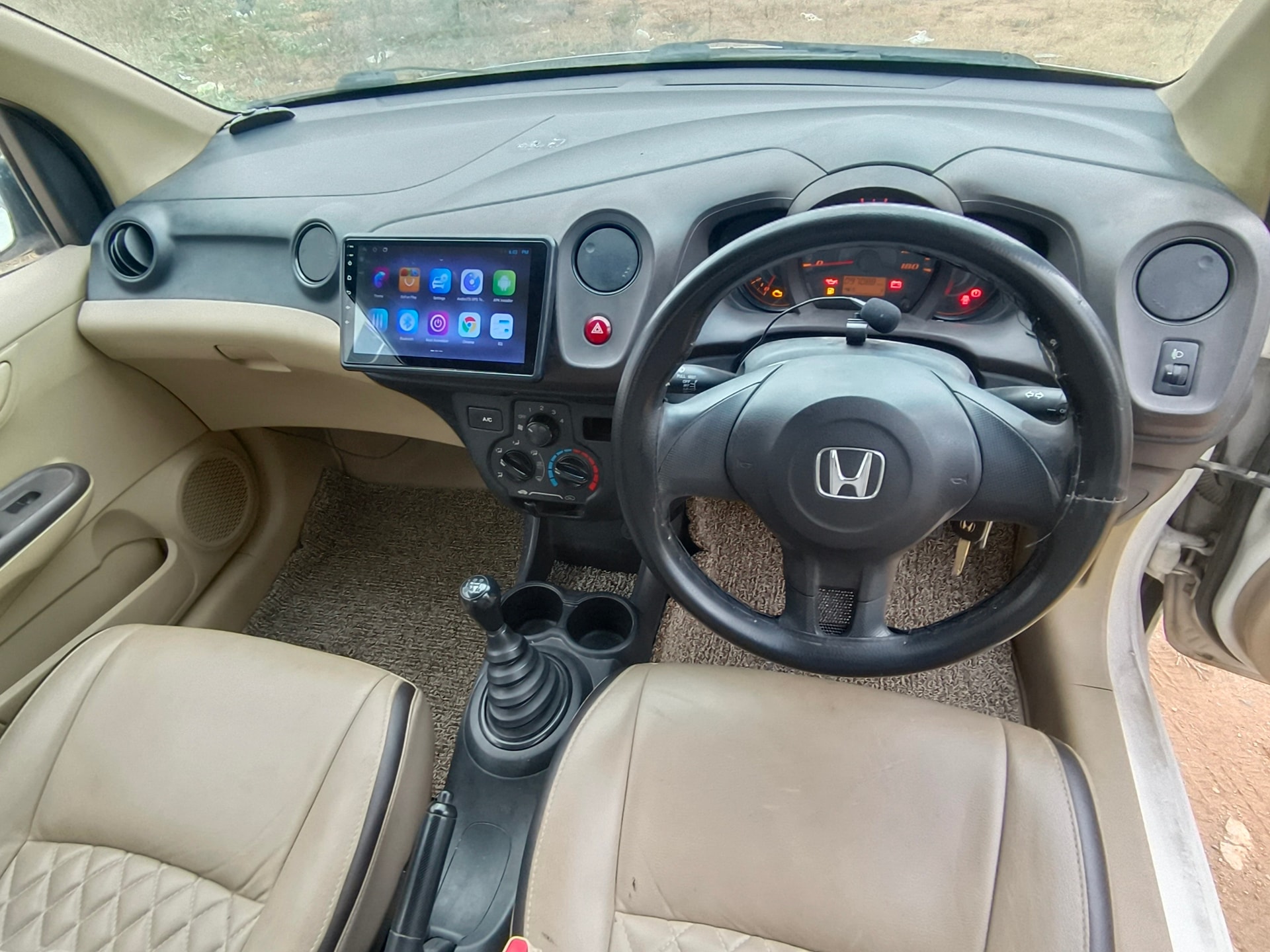 View 2013 Honda Amaze 1.2 EX i-VTEC Image 9 Used 2013 Honda Amaze 1.2 EX i-VTEC Image 9