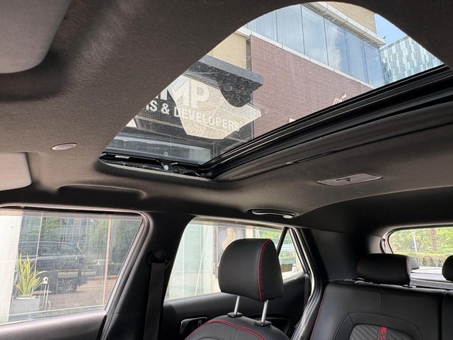 View Hyundai Venue N Line Image 13 Used Hyundai Venue N Line Image 13