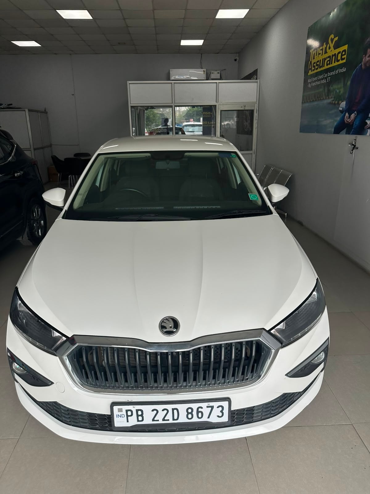View 2023 Skoda Slavia Ambition 1.0 TSI MT Image 2 Used 2023 Skoda Slavia Ambition 1.0 TSI MT Image 2