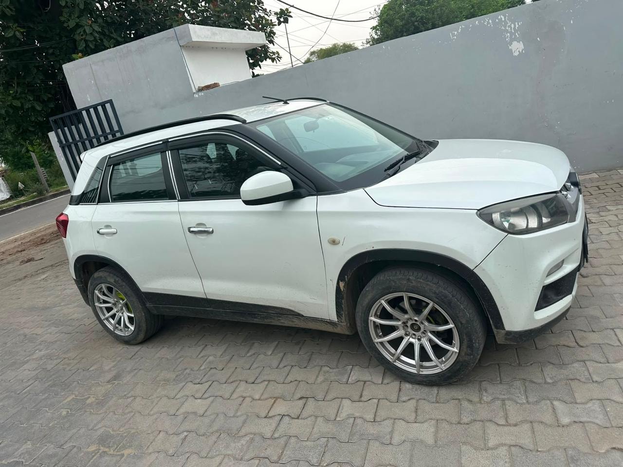 View 2017 Maruti Suzuki Vitara Brezza VDI Image 5 Used 2017 Maruti Suzuki Vitara Brezza VDI Image 5