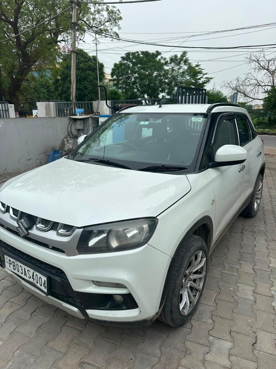View 2017 Maruti Suzuki Vitara Brezza VDI Image 4 Used 2017 Maruti Suzuki Vitara Brezza VDI Image 4