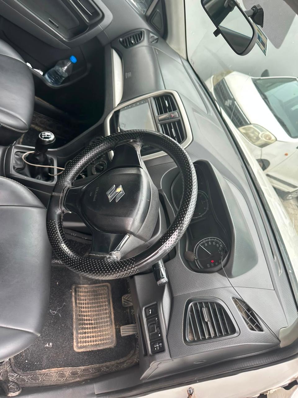 View 2017 Maruti Suzuki Vitara Brezza VDI Image 6 Used 2017 Maruti Suzuki Vitara Brezza VDI Image 6