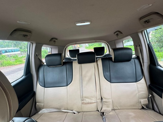 View Mahindra XUV500 Image 15 Used Mahindra XUV500 Image 15