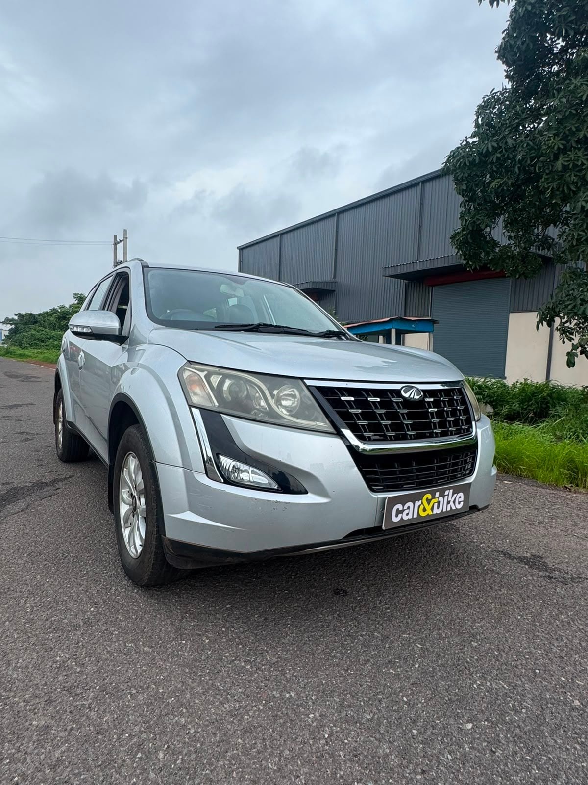 View 2017 Mahindra XUV500 W6 FWD Image 8 Used 2017 Mahindra XUV500 W6 FWD Image 8