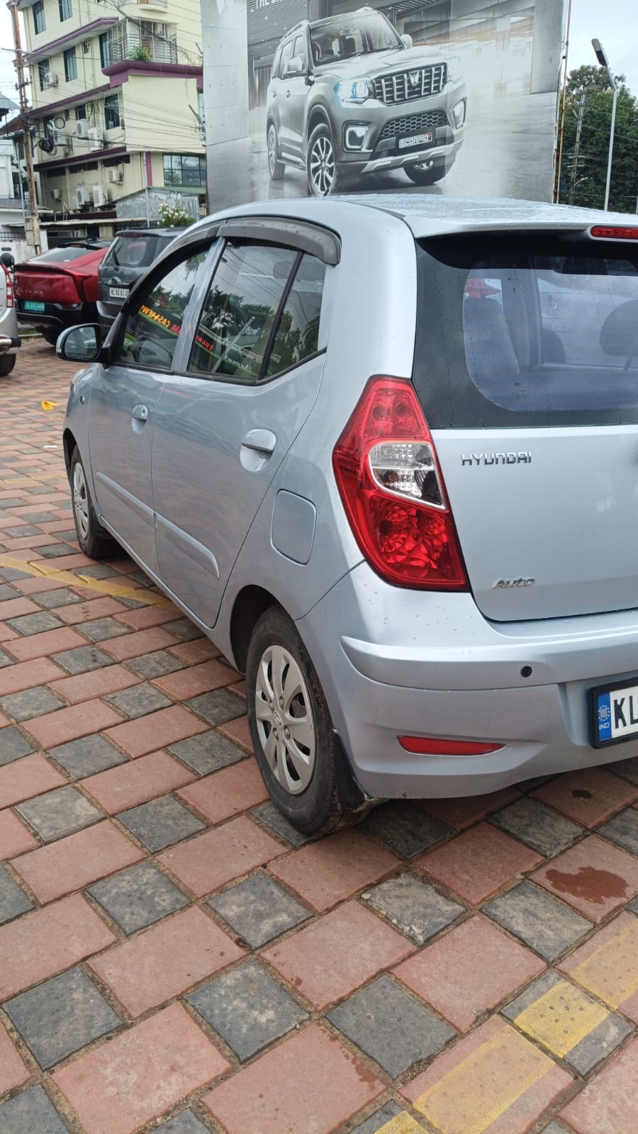 View 2011 Hyundai i10 1.2 Sportz AT Image 7 Used 2011 Hyundai i10 1.2 Sportz AT Image 7