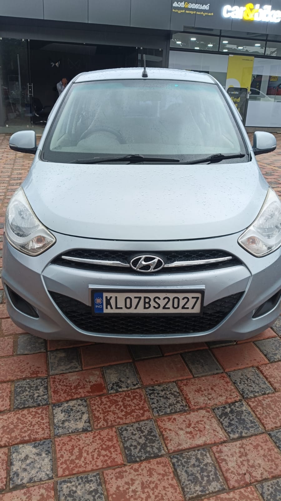 View 2011 Hyundai i10 1.2 Sportz AT Image 1 Used 2011 Hyundai i10 1.2 Sportz AT Image 1