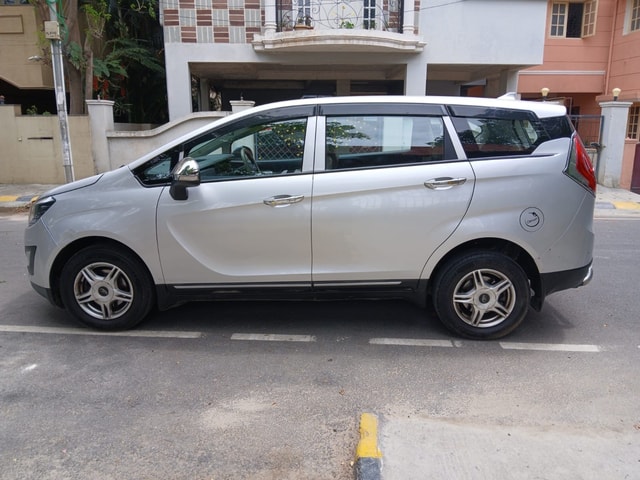 View Mahindra Marazzo Image 4 Used Mahindra Marazzo Image 4