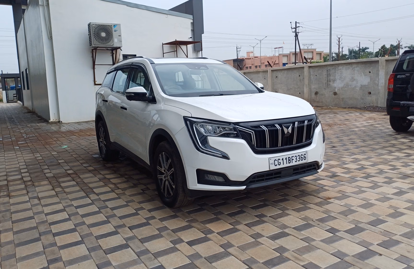 Used 2022 Mahindra XUV700 Used 2022 Mahindra XUV700