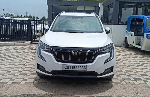 View Mahindra XUV700 Image 2 Used Mahindra XUV700 Image 2