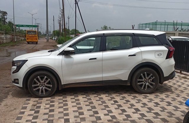 View Mahindra XUV700 Image 4 Used Mahindra XUV700 Image 4