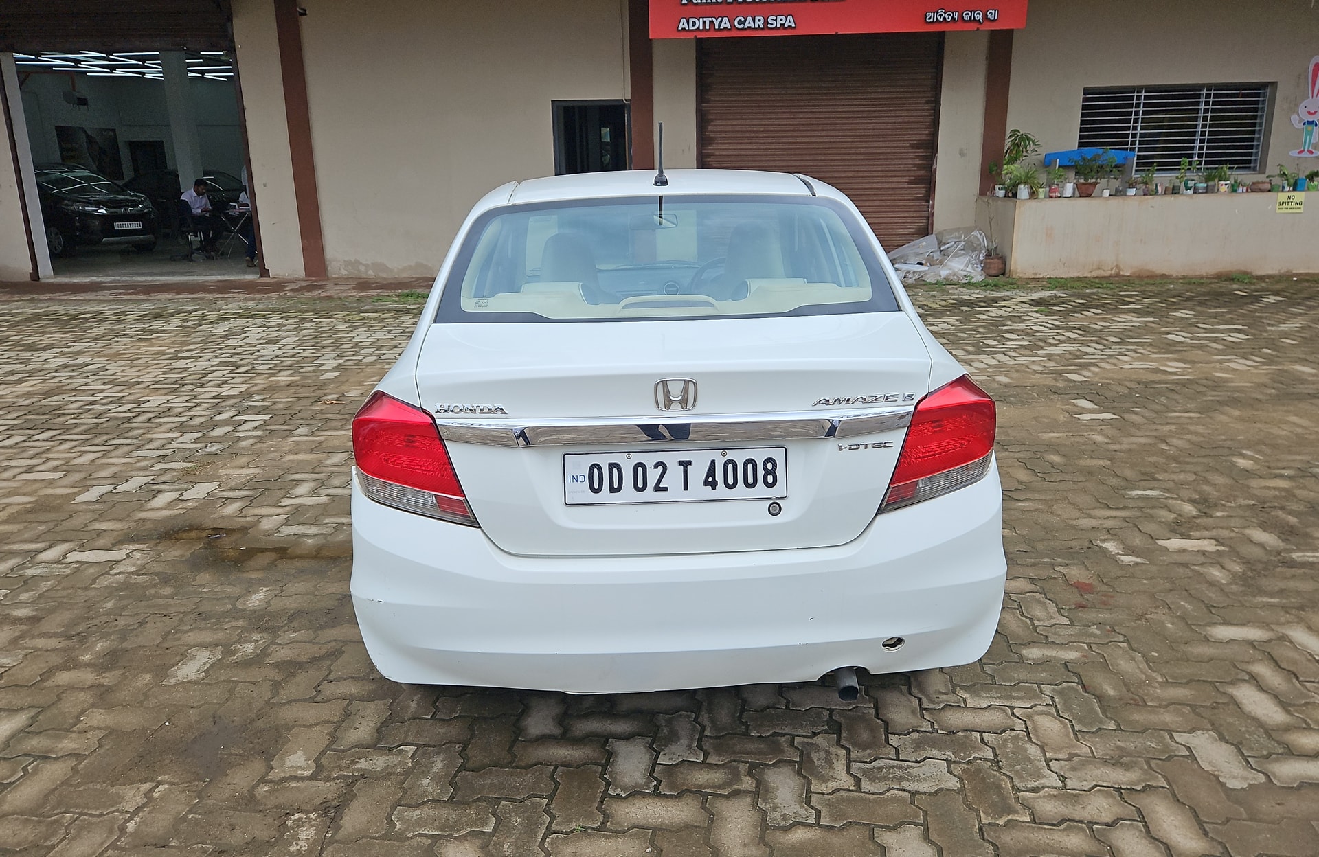 View 2014 Honda Amaze S MT Diesel BS IV Image 3 Used 2014 Honda Amaze S MT Diesel BS IV Image 3