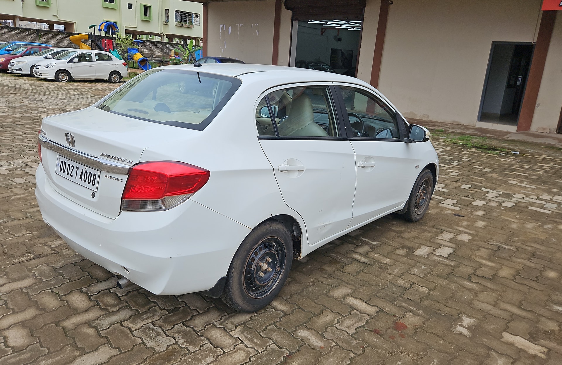 View 2014 Honda Amaze S MT Diesel BS IV Image 8 Used 2014 Honda Amaze S MT Diesel BS IV Image 8