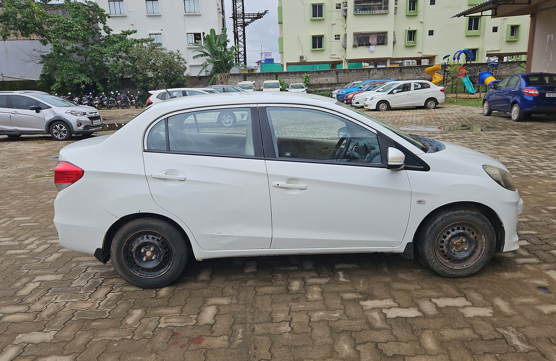 View 2014 Honda Amaze S MT Diesel BS IV Image 5 Used 2014 Honda Amaze S MT Diesel BS IV Image 5