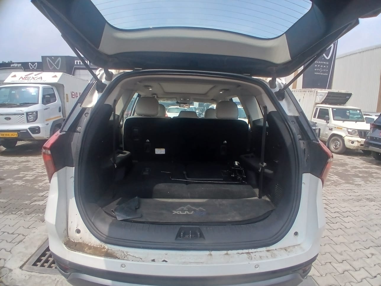 Used 2023 Mahindra XUV700 Used 2023 Mahindra XUV700